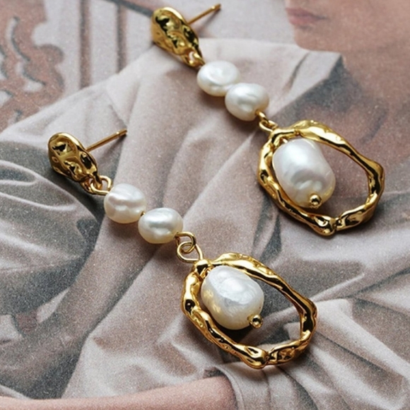 Gold Womens Minimalist Earrings - Picture 3 of 3